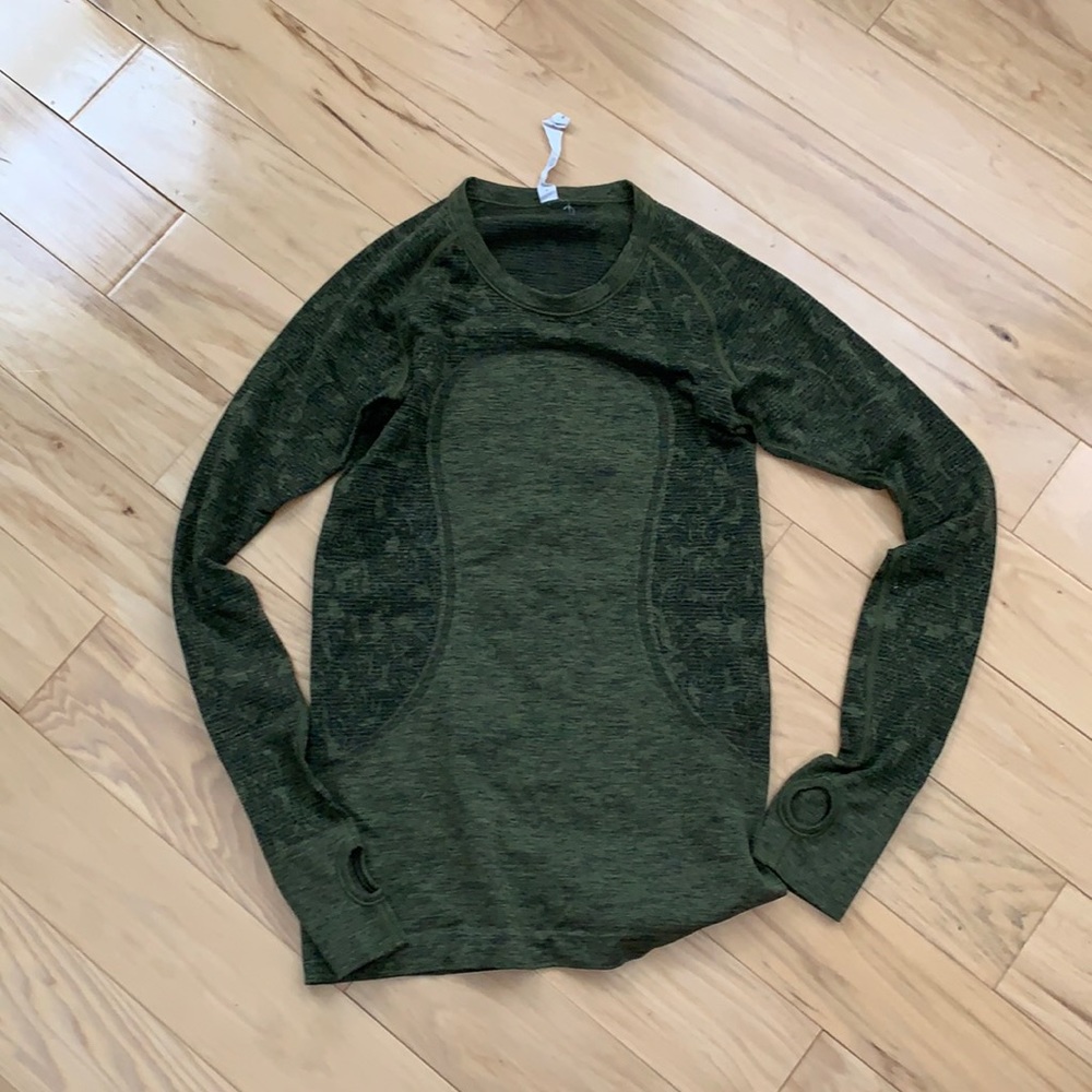 Lululemon Green Long Sleeve shirt